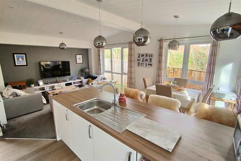 2 bedroom park home for sale, Lodge at Silent Women Park, Tavistock