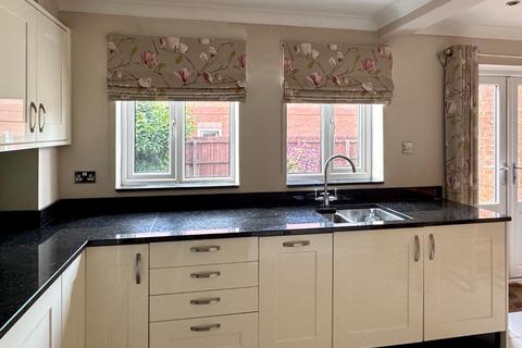 3 bedroom detached house for sale, Cosmeston Drive, Penarth