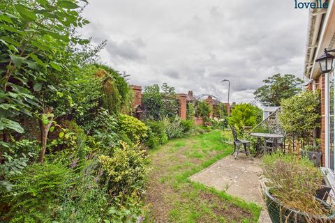 2 bedroom terraced bungalow for sale, Cedar Close, Market Rasen, LN8