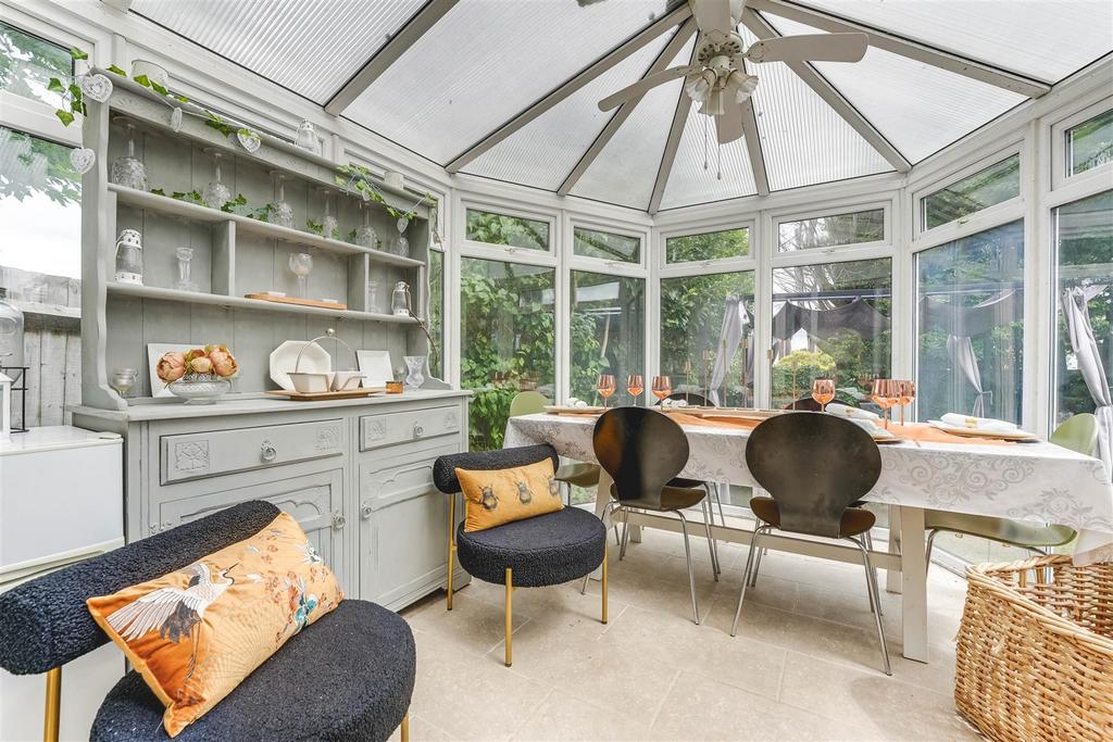 Conservatory b.jpg