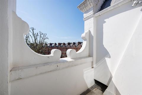 2 bedroom apartment for sale, Lennox Gardens, London