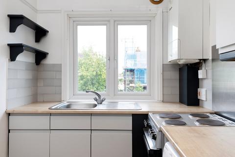 39 Raymond Avenue, London, W13 9UY