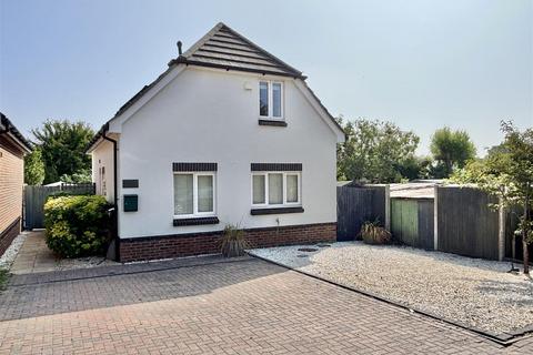 3 bedroom detached house for sale, Saxon Close, Poole BH15