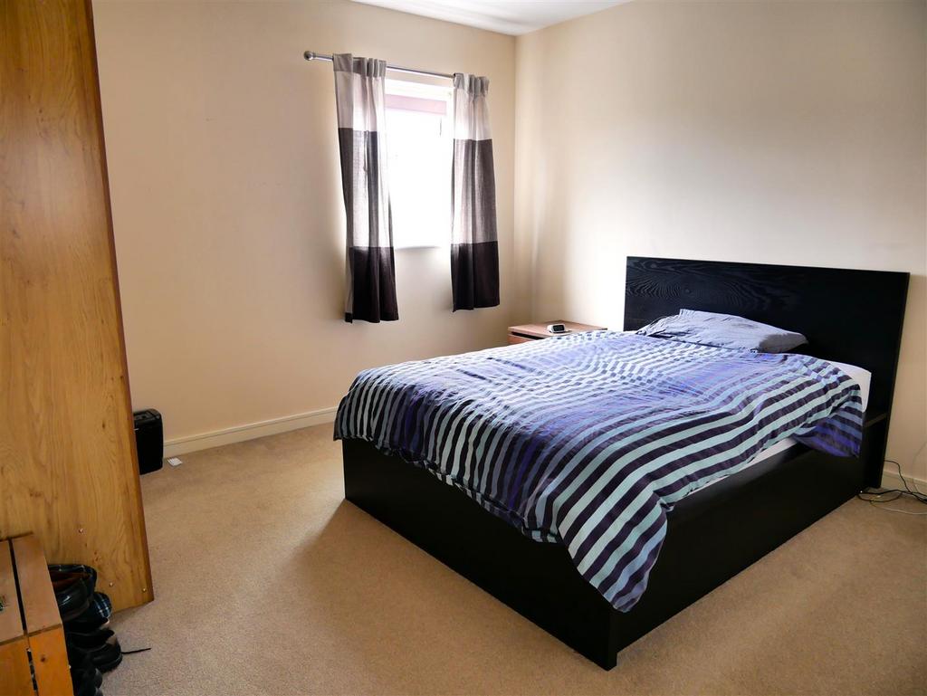 Principal bedroom