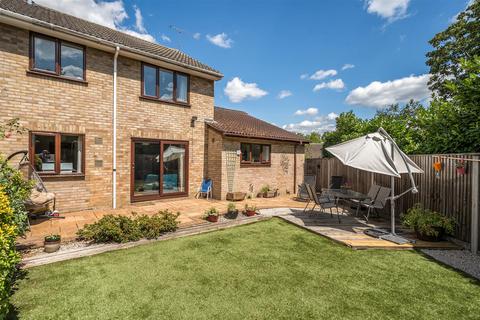 38 Ashfield Green, Yateley, GU46 6AL