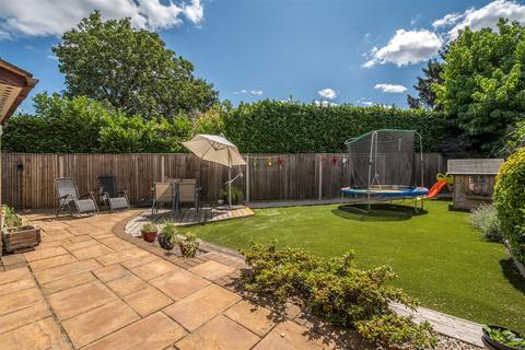 38 Ashfield Green, Yateley, GU46 6AL