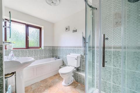 38 Ashfield Green, Yateley, GU46 6AL