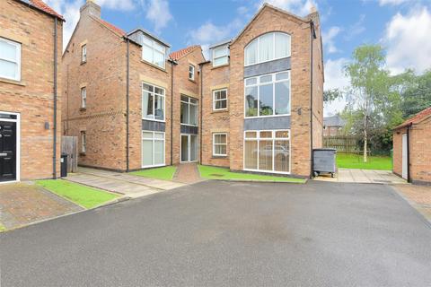 Pulleyn Mews, York