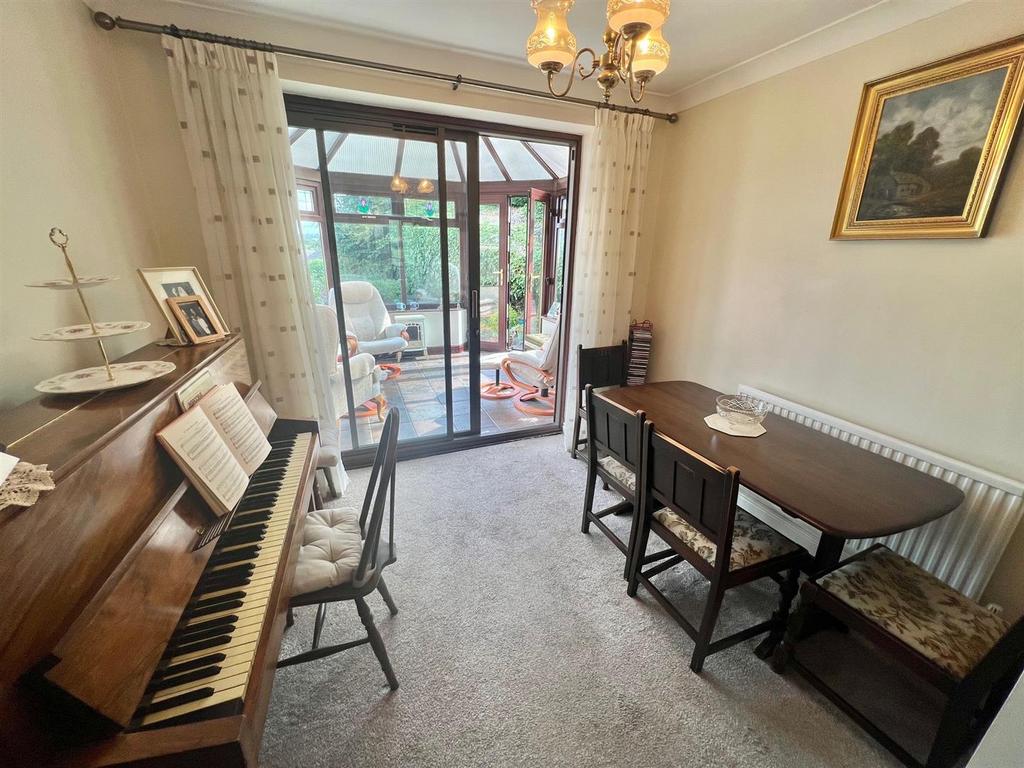 Dining room.jpg