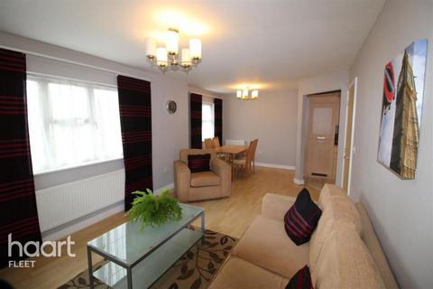2 bedroom apartment to rent, Rykmansford Road, Fleet