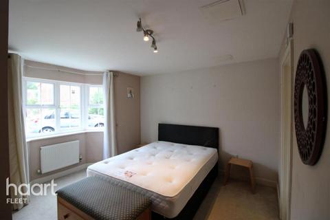 2 bedroom apartment to rent, Rykmansford Road, Fleet
