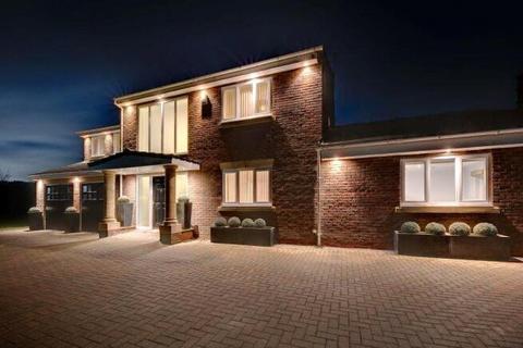 4 bedroom detached house for sale, Stonehaugh Way, Darras Hall, Ponteland, Newcastle upon Tyne, NE20