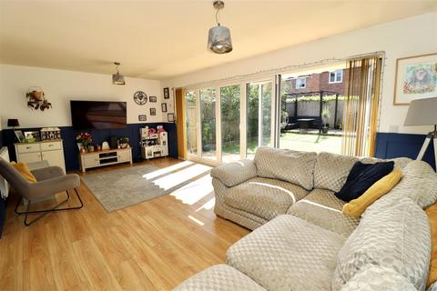 21 Butler Drive, Market Weighton, York, YO43 3FU