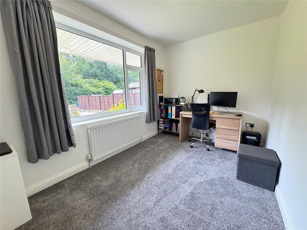 Bedroom 3/ Study