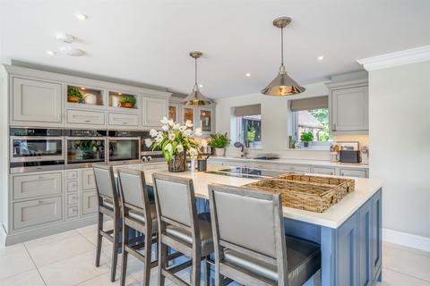 4 bedroom detached house for sale, Windlesham GU20