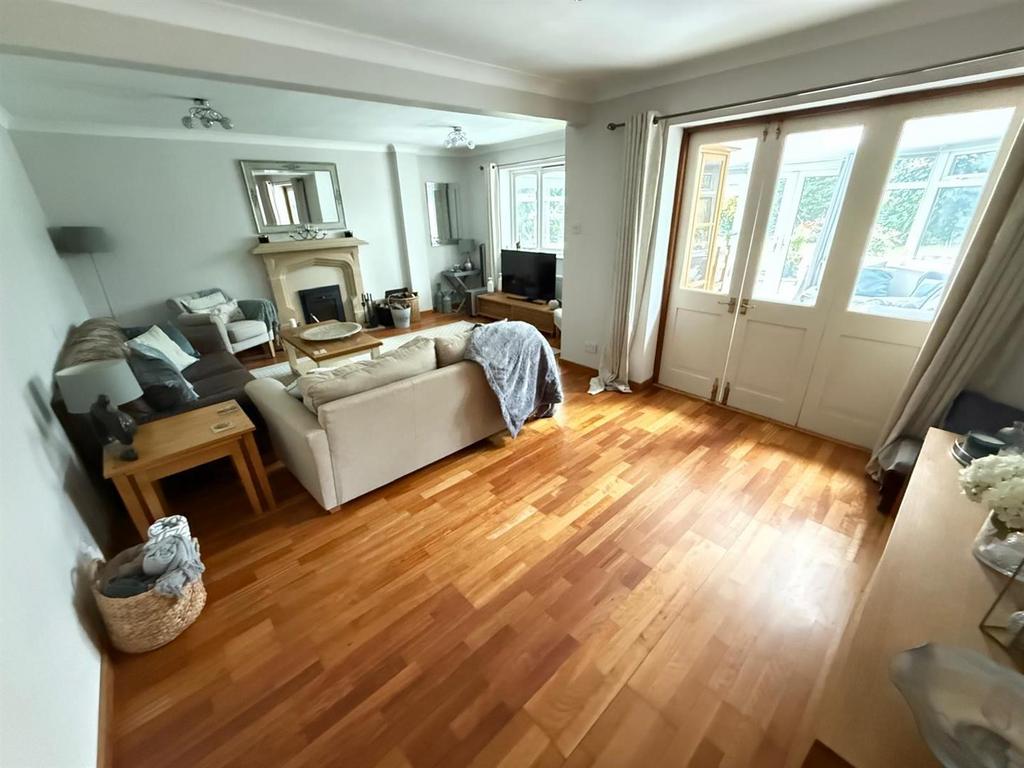 Lounge/dining room