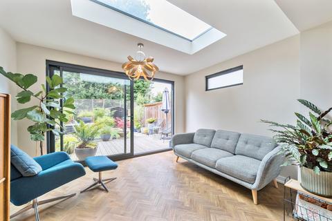 27 Century Way, Beckenham, BR3 1BY