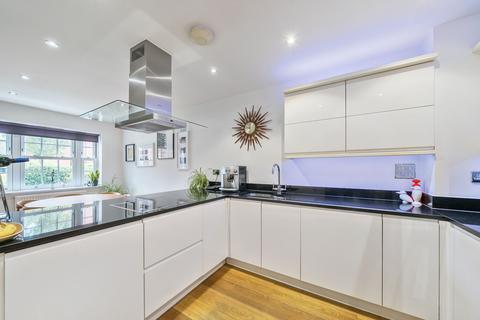 27 Century Way, Beckenham, BR3 1BY