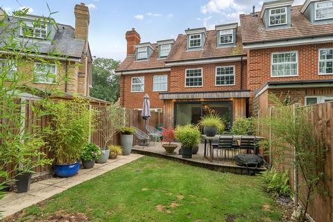 27 Century Way, Beckenham, BR3 1BY