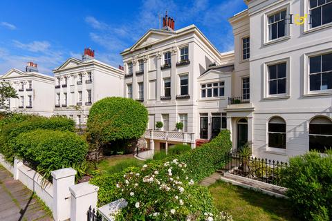 2 bedroom apartment for sale, Montpelier Crescent, Brighton BN1