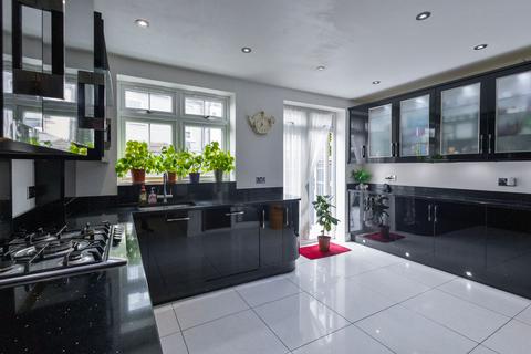undefined, Luton Road, London E17