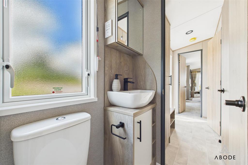 CAM03473 G0-PR0421-STILL018.jpg