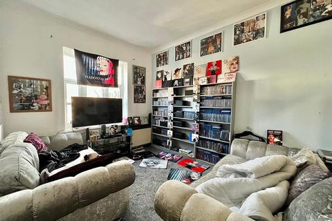 1 bedroom apartment for sale, 12,  Sweyne Avenue, Southend-On-Sea