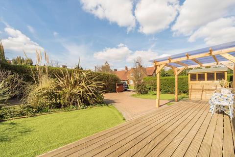 undefined, Hemlock Road, London W12