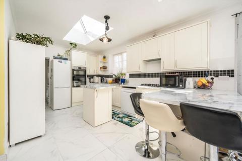 undefined, Hemlock Road, London W12