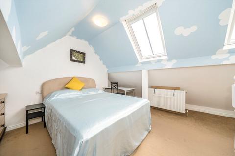 undefined, Hemlock Road, London W12