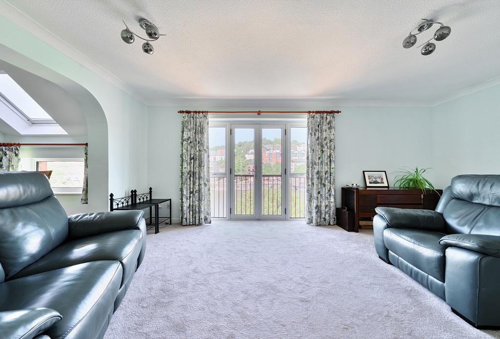 1321615-12-686d27...