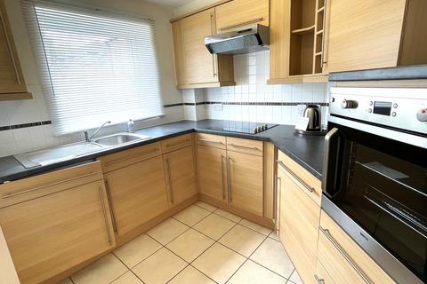 1 bedroom ground floor flat for sale, Farringford Court, Lymington