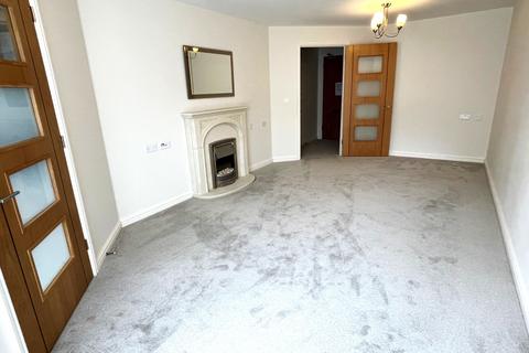 1 bedroom ground floor flat for sale, Farringford Court, Lymington