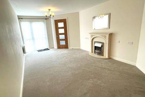 1 bedroom ground floor flat for sale, Farringford Court, Lymington