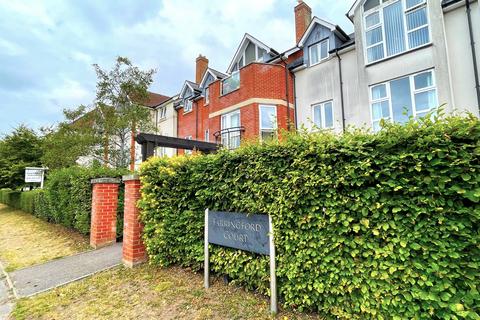 1 bedroom ground floor flat for sale, Farringford Court, Lymington