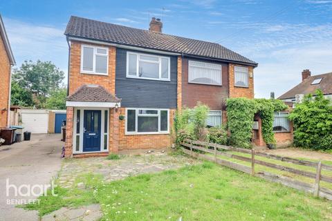 3 bedroom semi-detached house for sale, London Road, Benfleet