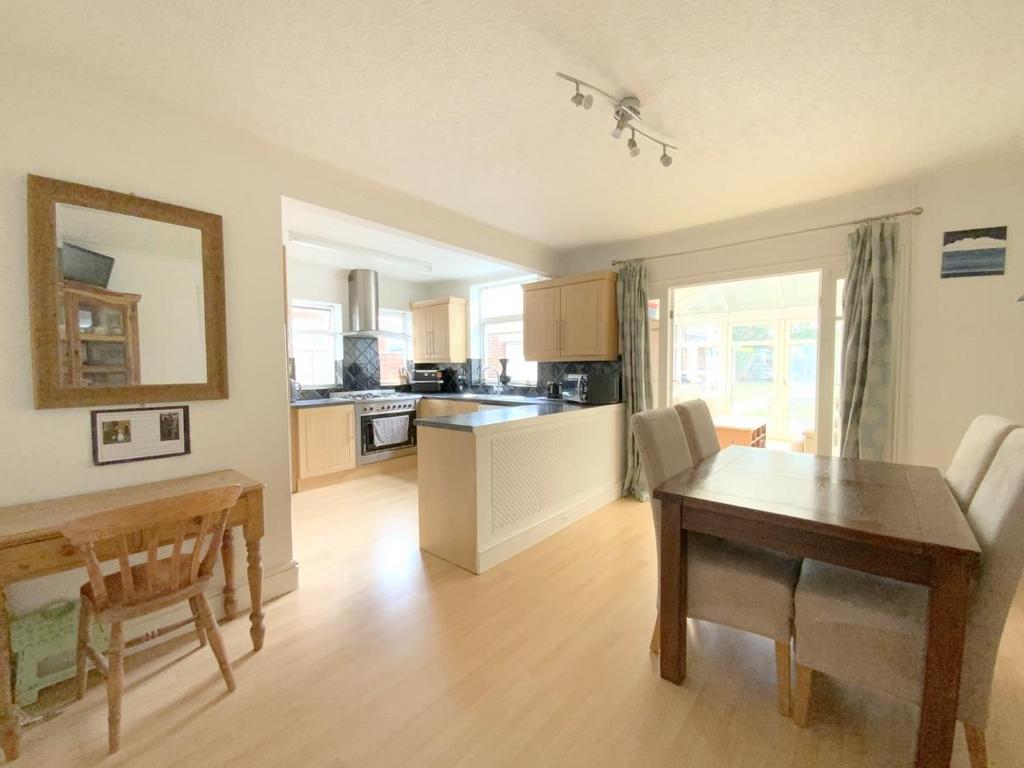 Resized IMG 1241..jpg