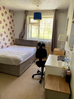 4 bedroom semi-detached house to rent, Norwich NR5