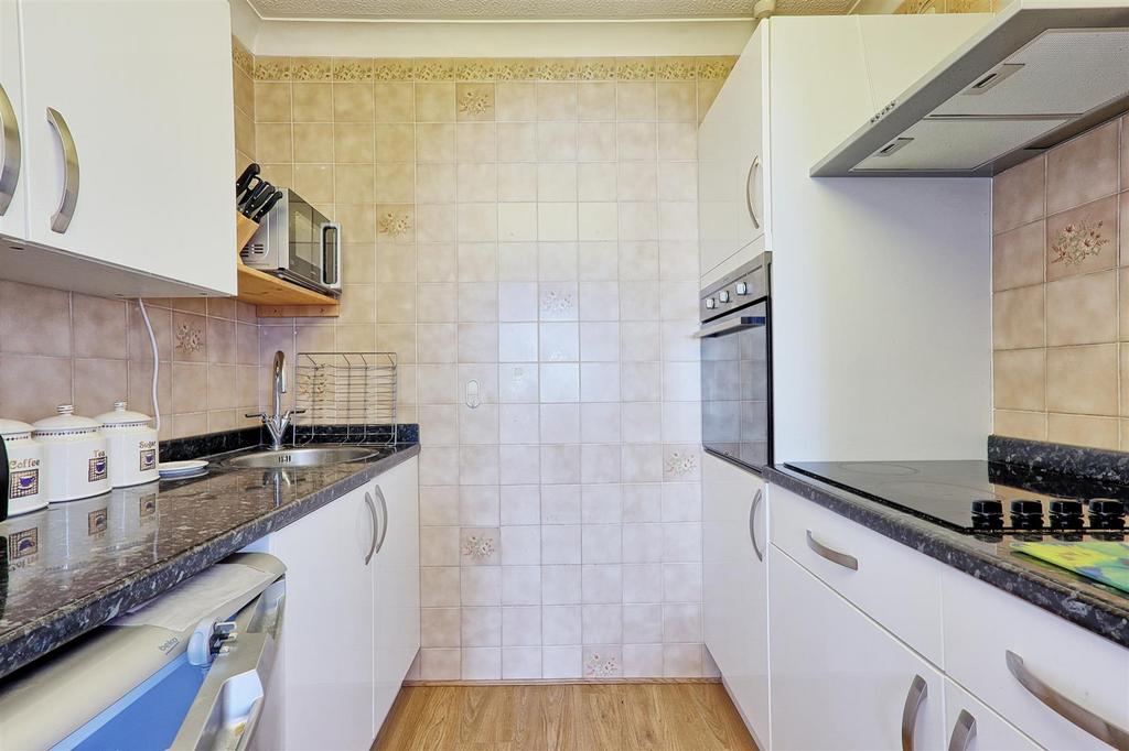 IMG 9493 4 5 easy HDR-interior3.jpg