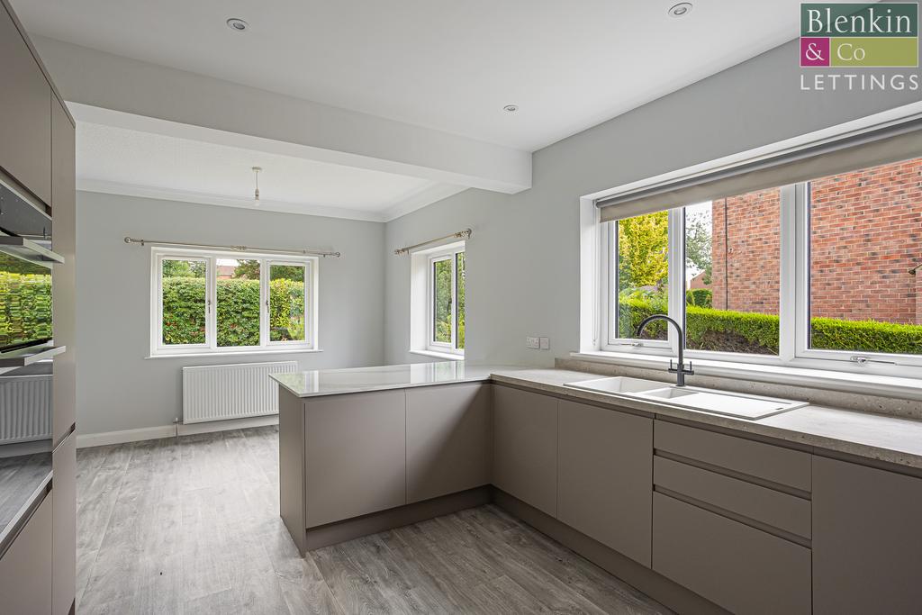 Kitchen/ Dining