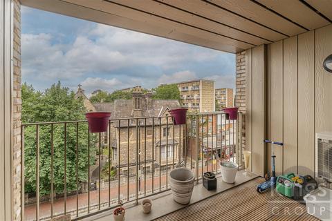 2 bedroom flat for sale, Prowse Court, Edmonton, N18