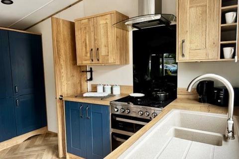 2 bedroom park home for sale, Carlton Meres Holiday Park
