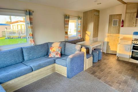 3 bedroom park home for sale, Carlton Meres Holiday Park