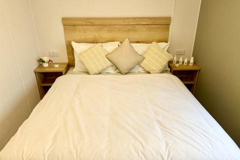 2 bedroom park home for sale, Carlton Meres Holiday Park