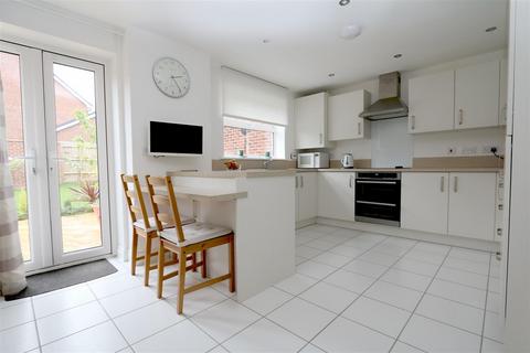 14 Augustine Way, Thame, OX9 3EA