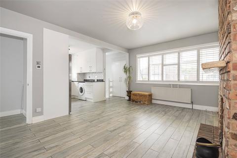 43 Barnes End, New Malden, KT3 6PB