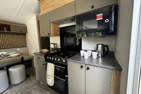 2 bedroom park home for sale, Chichester Lakeside Holiday Park