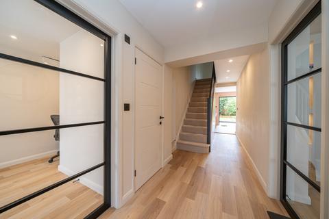 27 Brook Lane, Berkhamsted, HP4 1SX