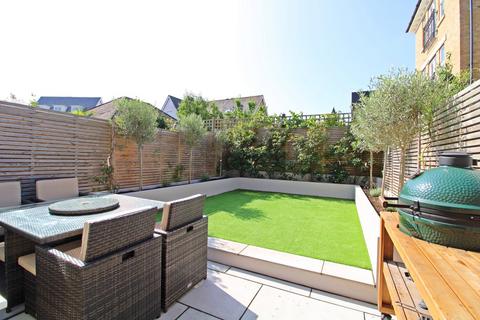 32 Whitstone Lane, Beckenham, BR3 3FZ