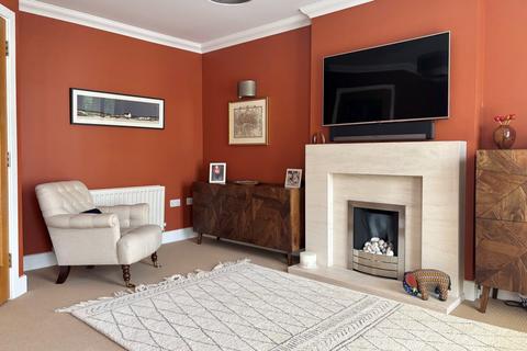 32 Whitstone Lane, Beckenham, BR3 3FZ